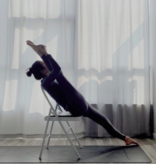 星空体育首页登录-瑜伽比赛，身心合一的视觉盛宴的简单介绍