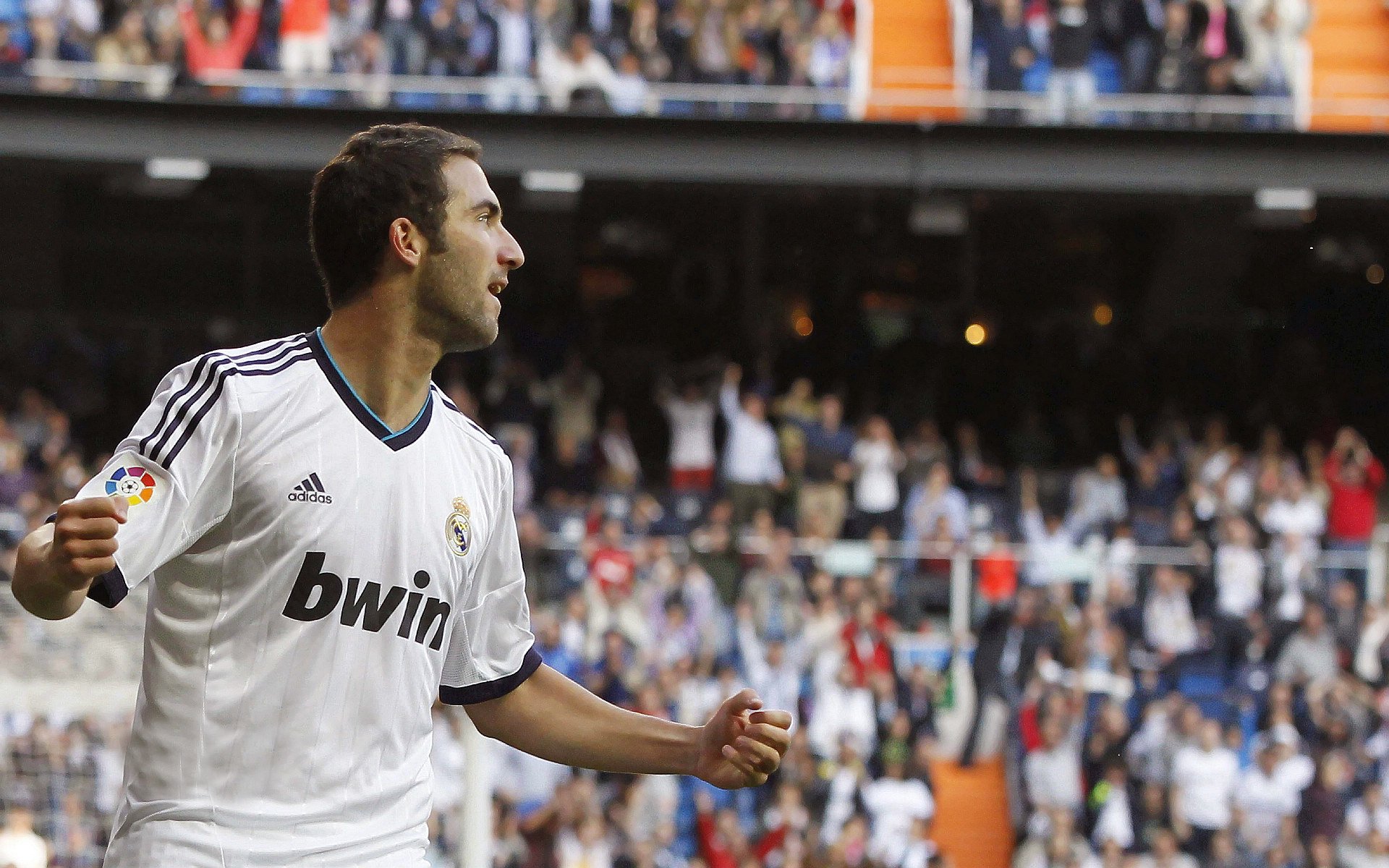 梅西携手阿根廷稳步迈向世界杯,小组出线在望